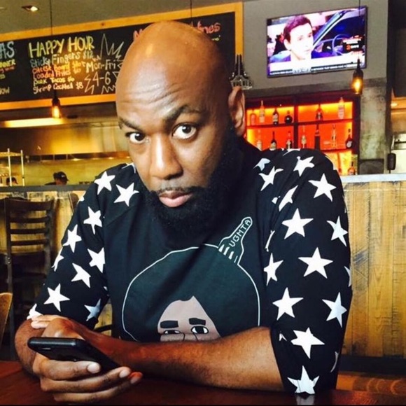 New Men Black baseball length sleeve, white stars. - Picture 1 of 7